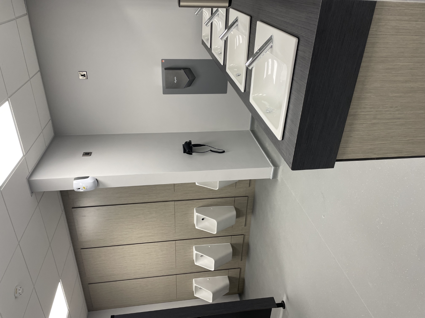 Toilet cubicle leg